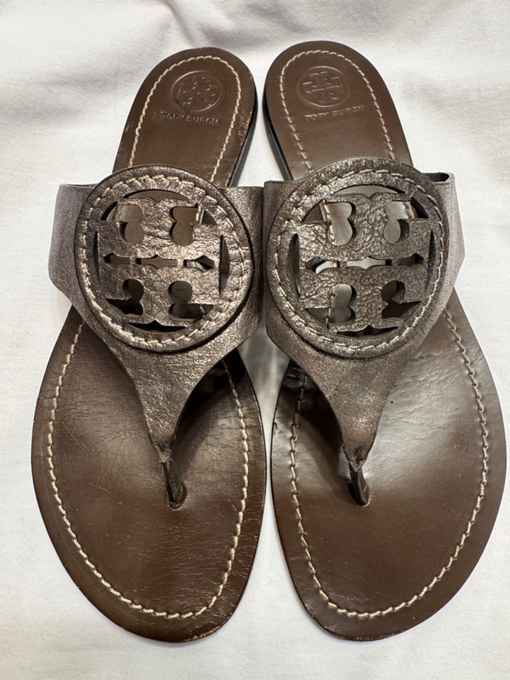 Tory Burch Metallic Bronze Logo Thong Sandals 9.5 - Picture 5 of 6
